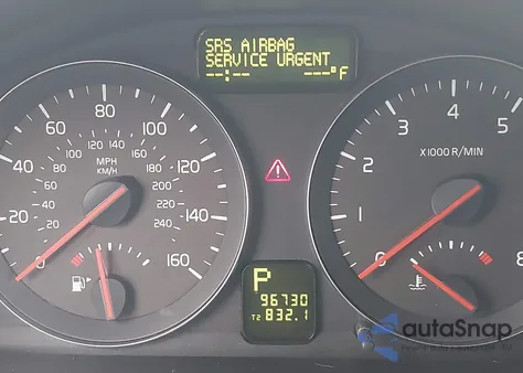 2010 Volvo V50 2.4I z USA, uszkodzony, nr VIN YV1382MW6A2563716